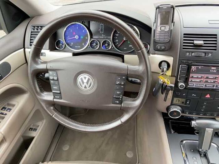 Volkswagen Touareg V6/Schiebedach/NAV/AHK/Standhzng
