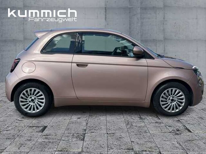 Fiat 500e mit Batteriezertifikat