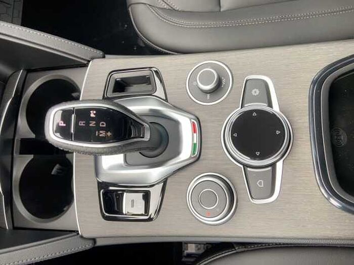 Alfa Romeo Stelvio Ti 2.0 Turbo 16V 280PS AT8 -Q4