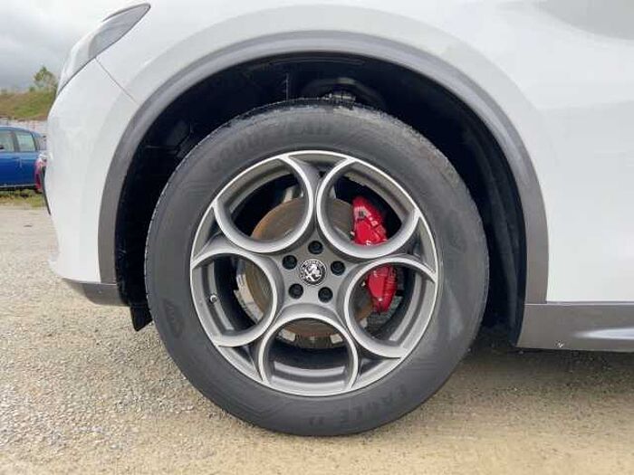 Alfa Romeo Stelvio Ti 2.0 Turbo 16V 280PS AT8 -Q4