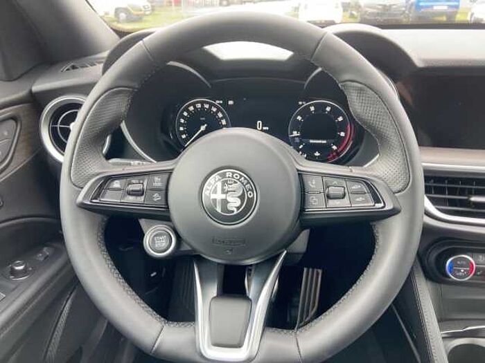 Alfa Romeo Stelvio Ti 2.0 Turbo 16V 280PS AT8 -Q4