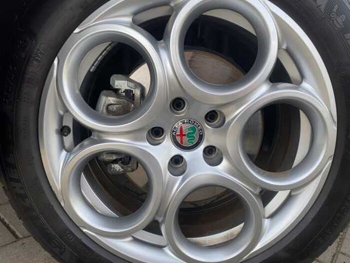 Alfa Romeo Tonale SUPER 1.5 T 96kW (130ps) 48V-Hybrid 15kW